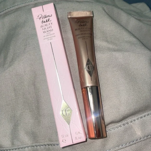 ✨Host Pick✨ Charlotte Tilbury Pillow Talk Beauty Light Wand - Picture 3 of 11